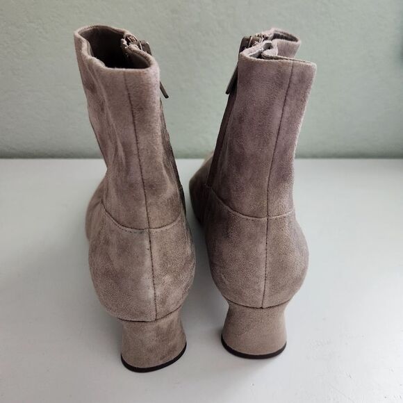Vince Hilda  Gray Suede Ankle Boots Size 7 - Picture 4 of 8